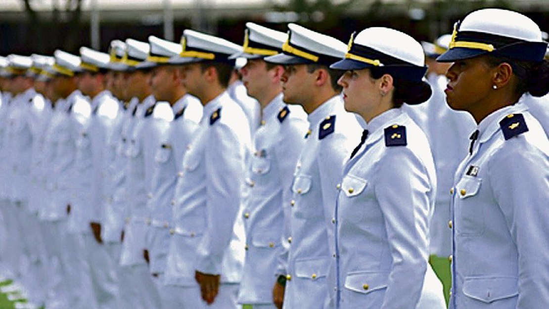 Marinha lança três editais somando 41 vagas; remuneração chega a R$ 9 mil