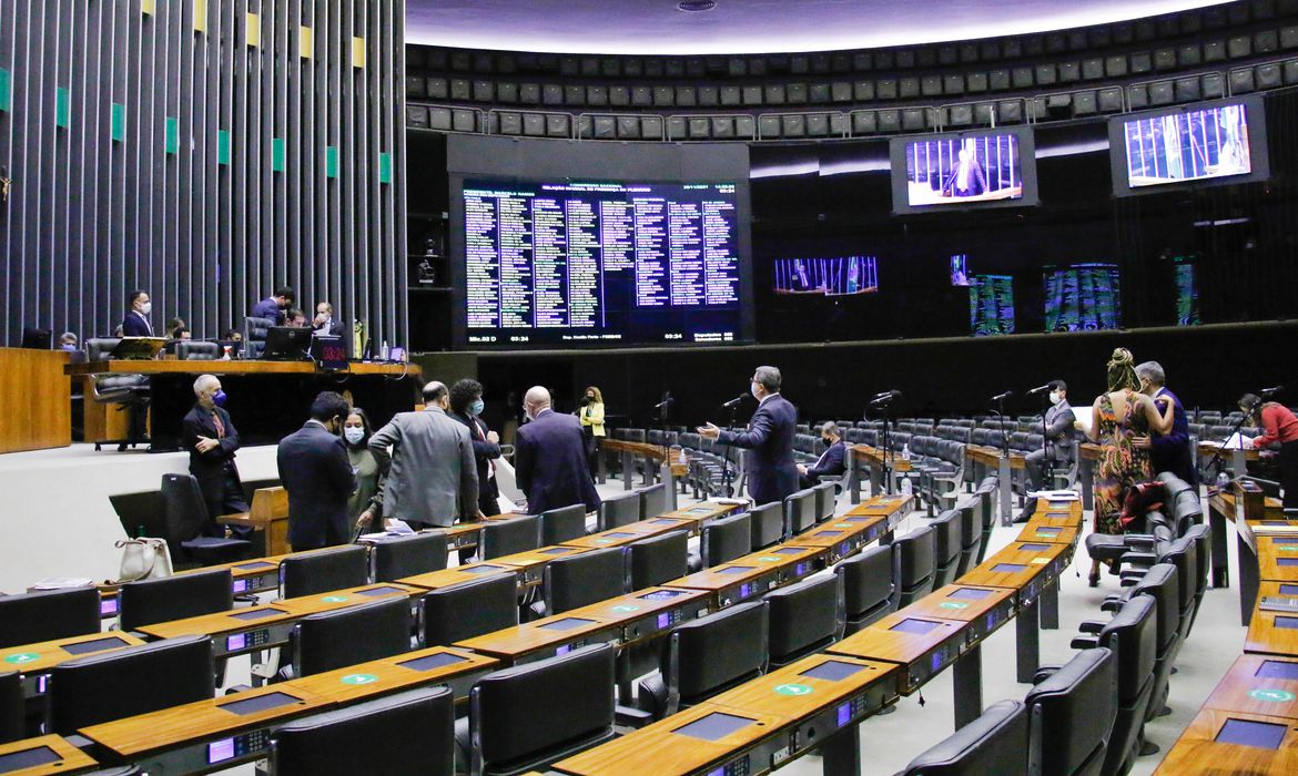 Congresso aprova transferência R$ 7,7 bi a estados e municípios