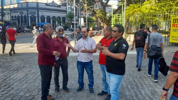 Ageman garante permanência provisória de taxistas em vagas do Zona Azul durante obra de reparo de galeria no Centro