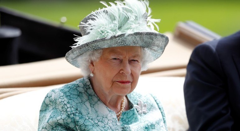 Harry, Meghan e Andrew não estarão na sacada do Buckingham no Jubileu da rainha