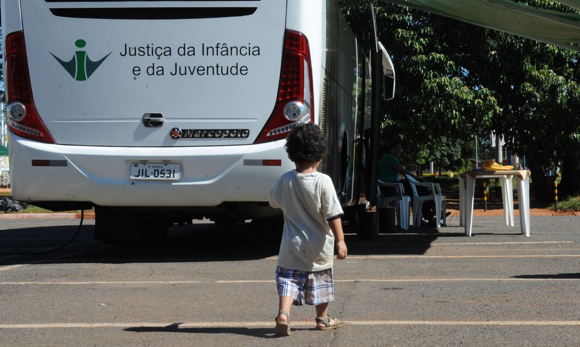 CNJ promove ações para marcar Dia Nacional da Adoção