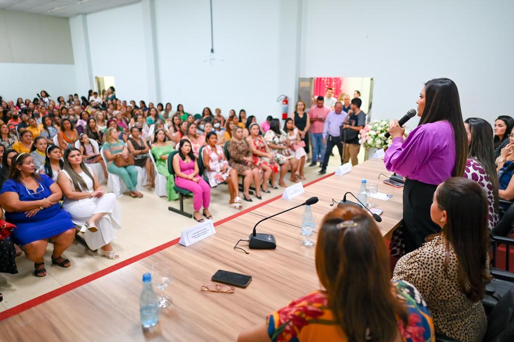 Deputada Joana Darc participa do Lançamento do Programa Cuidando Delas, de Presidente Figueiredo