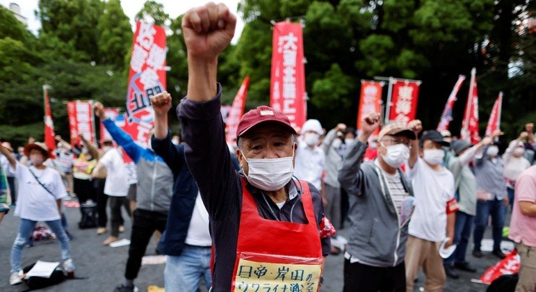 Manifestação contra a visita de Biden ao Japão ocorre em Tóquio