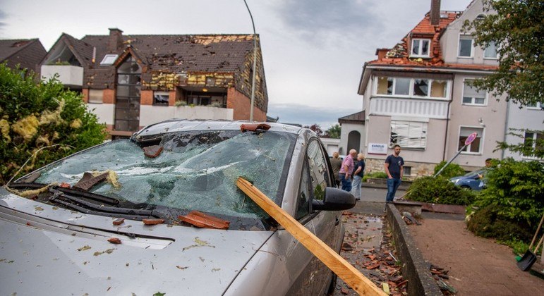 Tornado deixa quase 40 feridos no oeste da Alemanha