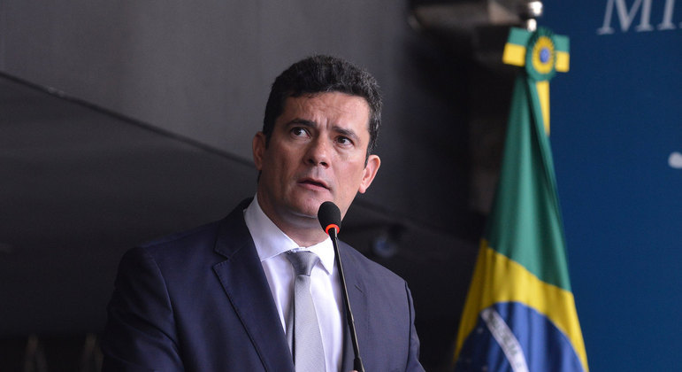 O plenário do TRE-SP é composto por sete juízes. Caso o pedido de domicílio eleitoral seja indeferido, Moro não poderá se candidatar no estado. Apesar de ainda não ter se lançado pré-candidato a nenhum cargo, o ex-juiz sugeriu que poderá concorrer a uma vaga no Senado pelo estado.