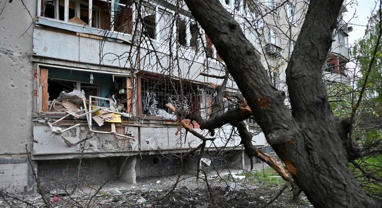Ataques russos nas regiões de Kharkiv e Donetsk matam oito civis