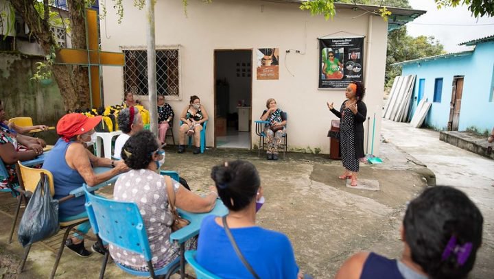 Prefeitura entrega kits de higiene pessoal para projeto Lar da Mariazinha