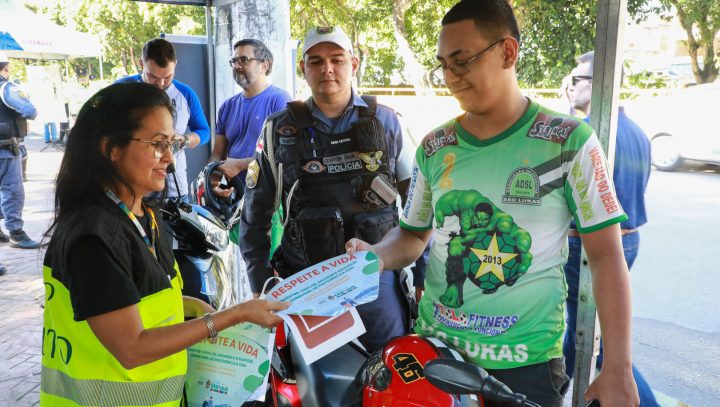 Prefeitura promove ‘blitz educativa’ voltada a motociclistas da zona Oeste de Manaus