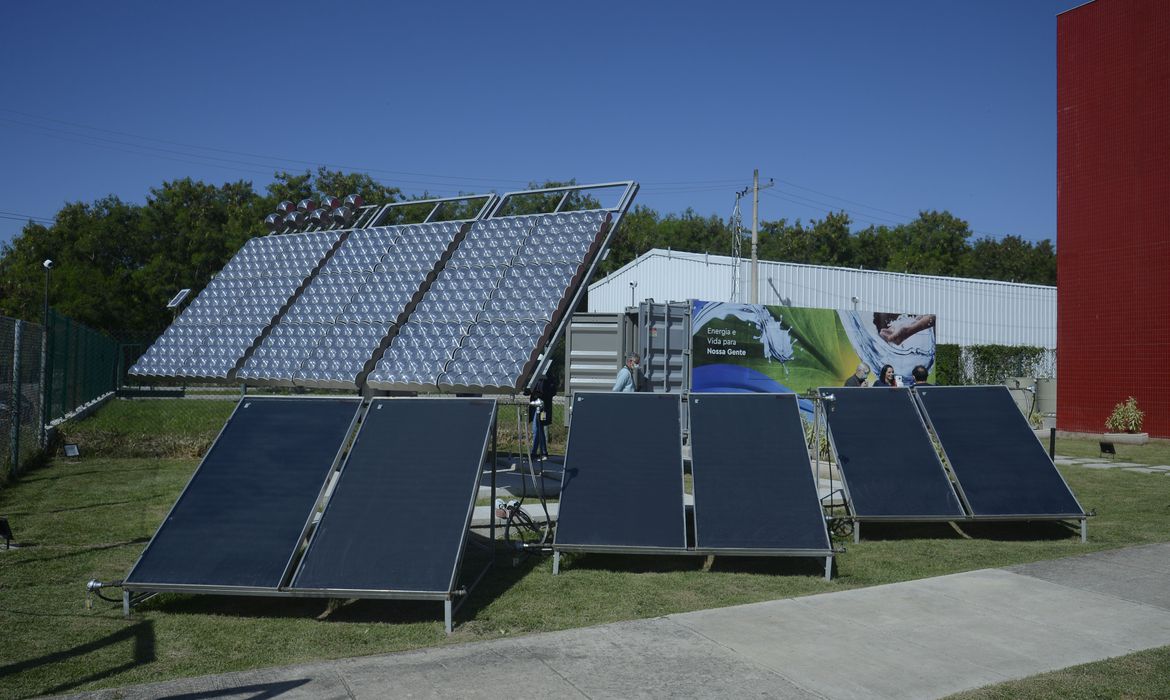 UFRJ inaugura projeto de geração simultânea de eletricidade e água