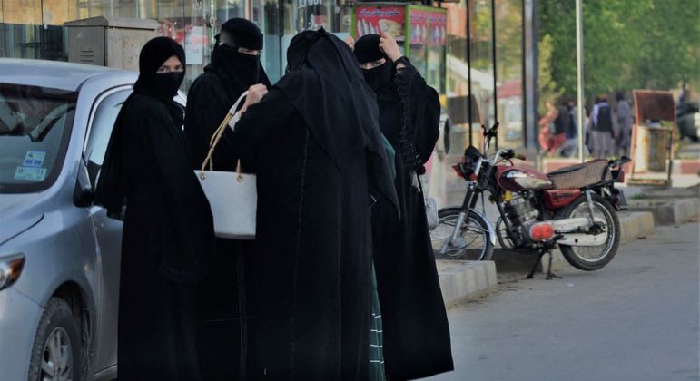 Conselho de Segurança da ONU pede ao Talibã que revogue política sobre mulheres