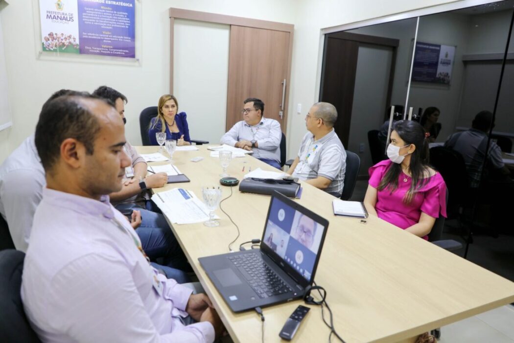 Prefeitura de Manaus se reúne com entidade internacional para tratar sobre avanços na educação