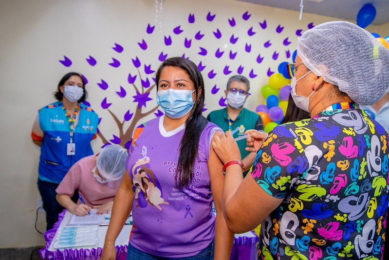 Prefeitura de Manaus segue com a Campanha de Vacinação contra a Influenza para imunizar profissionais da Educação
