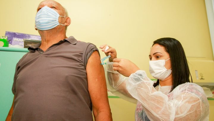 Vacinação contra influenza e sarampo será realizada em dez UBSs de horário ampliado neste sábado (21)