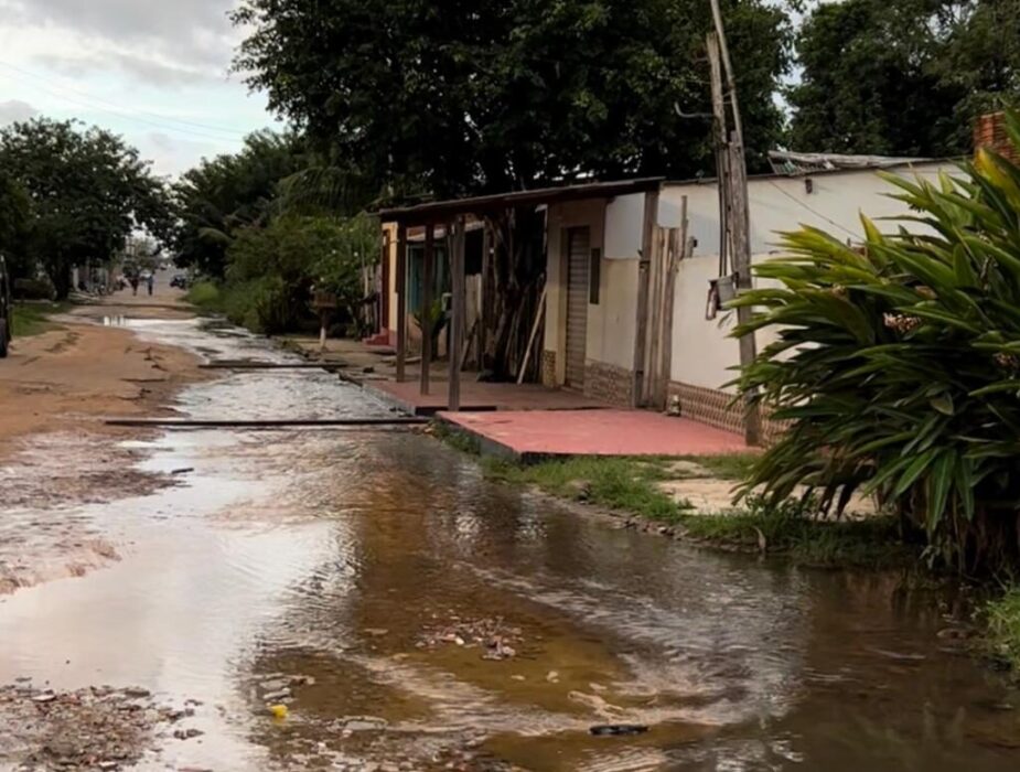 Brena Dianná pede à Prefeitura de Parintins melhorias para minimizar problemas de inundações no bairro Itaúna II