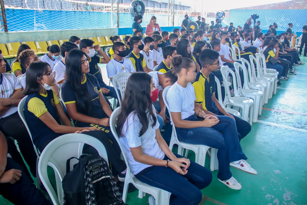 Prefeitura de Manaus lança projeto ‘Primeiro emprego a gente nunca esquece’ em escola da zona Norte