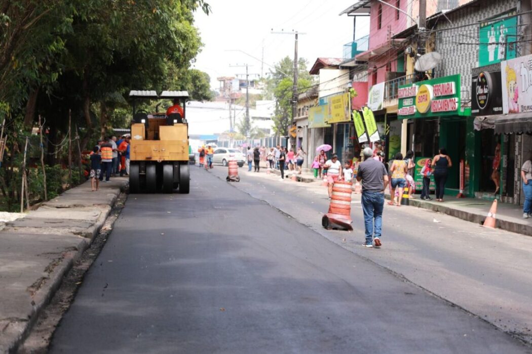 Asfalta Manaus: Wilson Lima e David Almeida vistoriam início da recuperação de mais de 40 ruas no Coroado