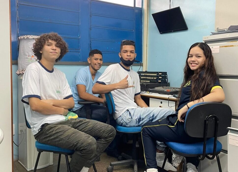 Estudantes da rede estadual criam sistema de rádio em escola na zona sul de Manaus