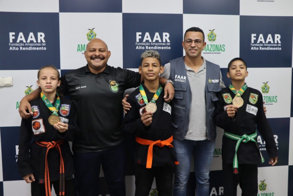 Atletas de projeto social de jiu-jitsu conquistam ouro para o Amazonas em competição nacional