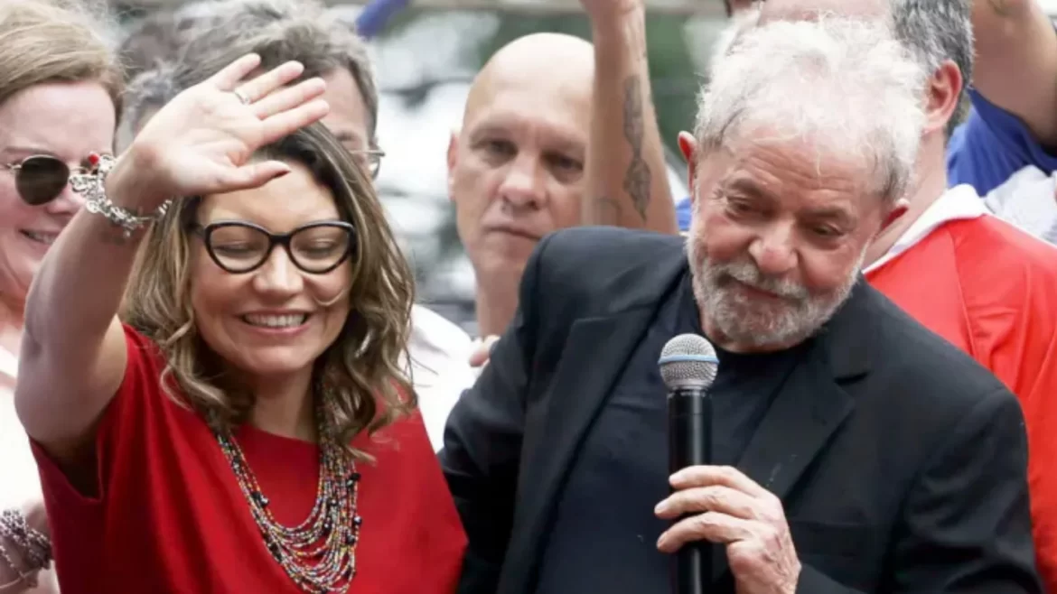 Jornal do ABC publica anúncio de casamento de Lula e Janja