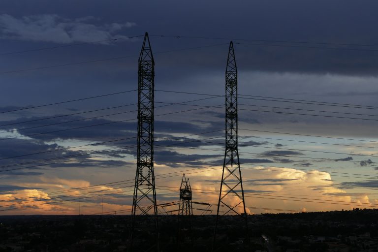 Projeto permite construção de linhas de transmissão de energia em terras indígenas