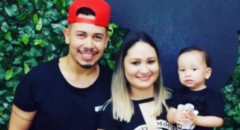 Cantor Piettro Dias, mulher e filho morrem em acidente grave de carro no interior de Minas Gerais