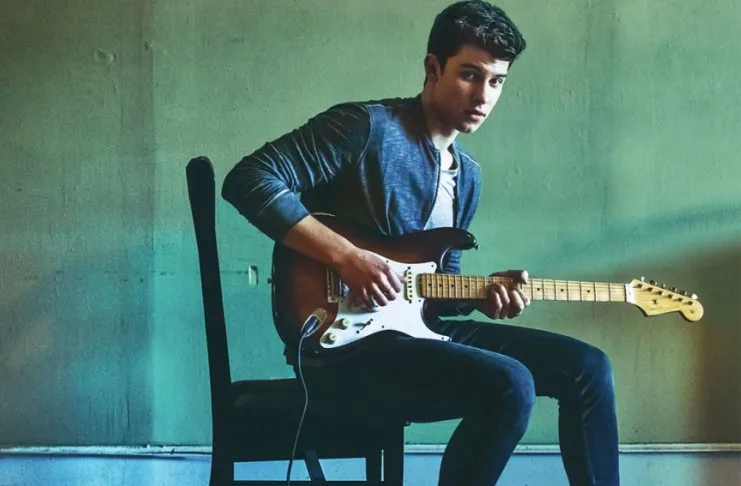 Shawn Mendes faz versão para "Dancing in the Dark", de Bruce Springsteen.