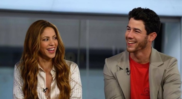 Shakira e Nick Jonas dançam juntos em prévia de novo programa, "Dancing with Myself"
