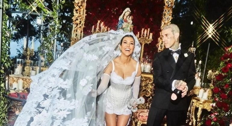 Travis Barker e Kourtney Kardashian têm casamento de luxo na Itália