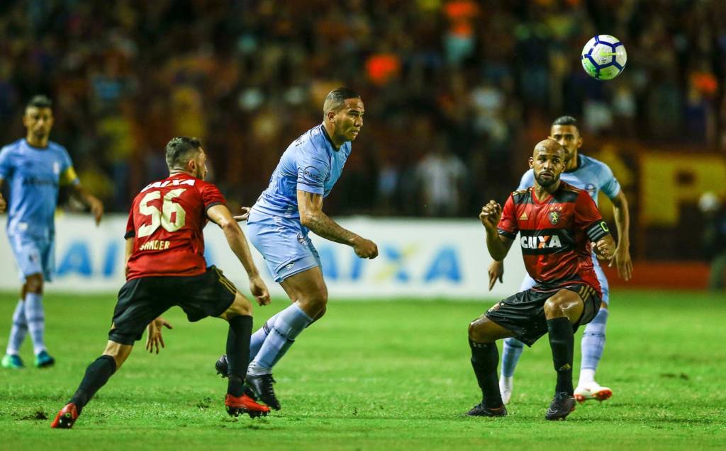 Vestiário do Grêmio volta a estremecer após empate com o Sport