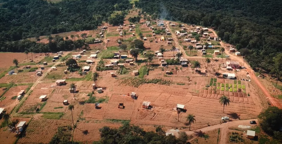 Mulher é assassinada com foice em acampamento do MST