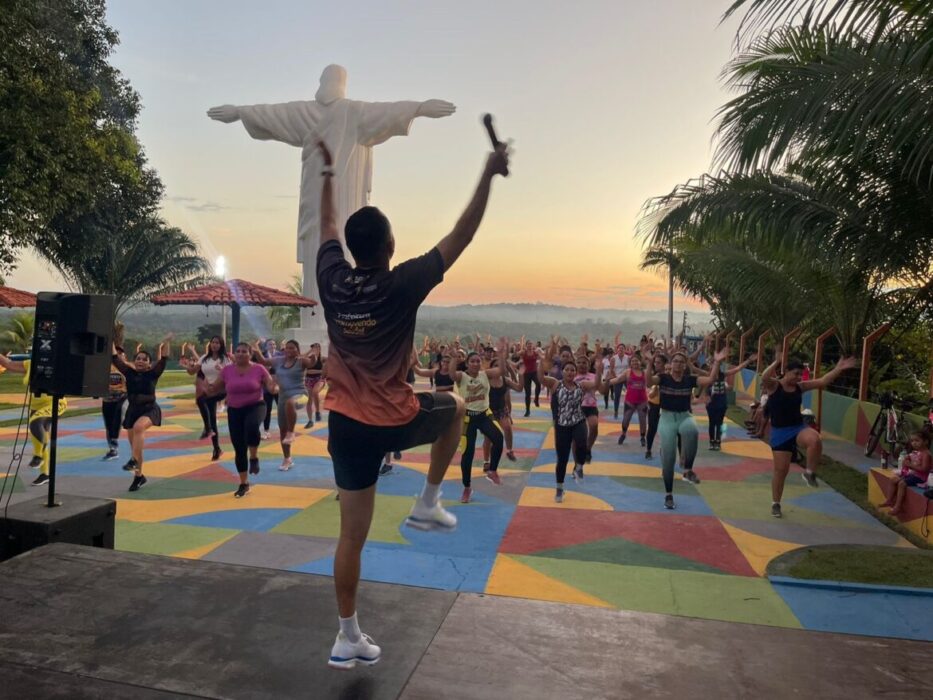 Agita Rio Preto’ leva mais de 100 mulheres ao Mirante Cristo Redentor para aula de zumba