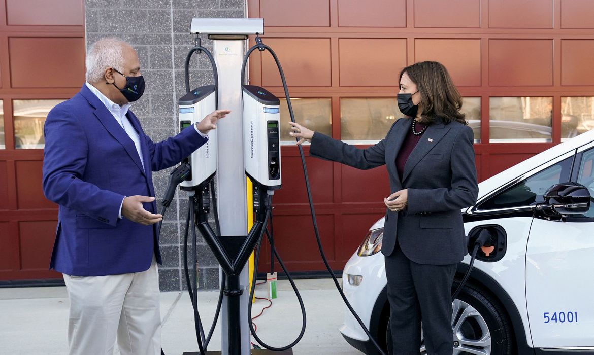 EUA propõem padrão de projeto para recarregamento de veículo elétrico