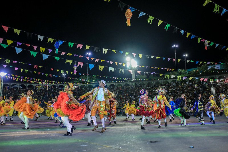 Festival Folclórico do Amazonas entra no oitavo dia de apresentações atraindo milhares de pessoas