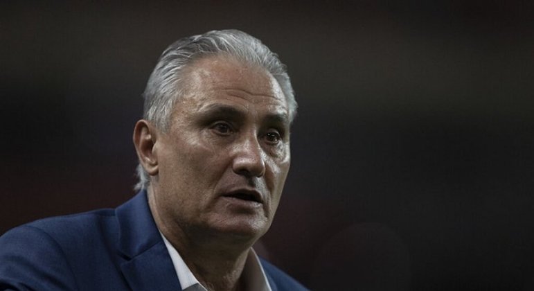 Tite elogia atuação da seleção brasileira e rechaça favoritismo: 'Ruídos de fora não entram