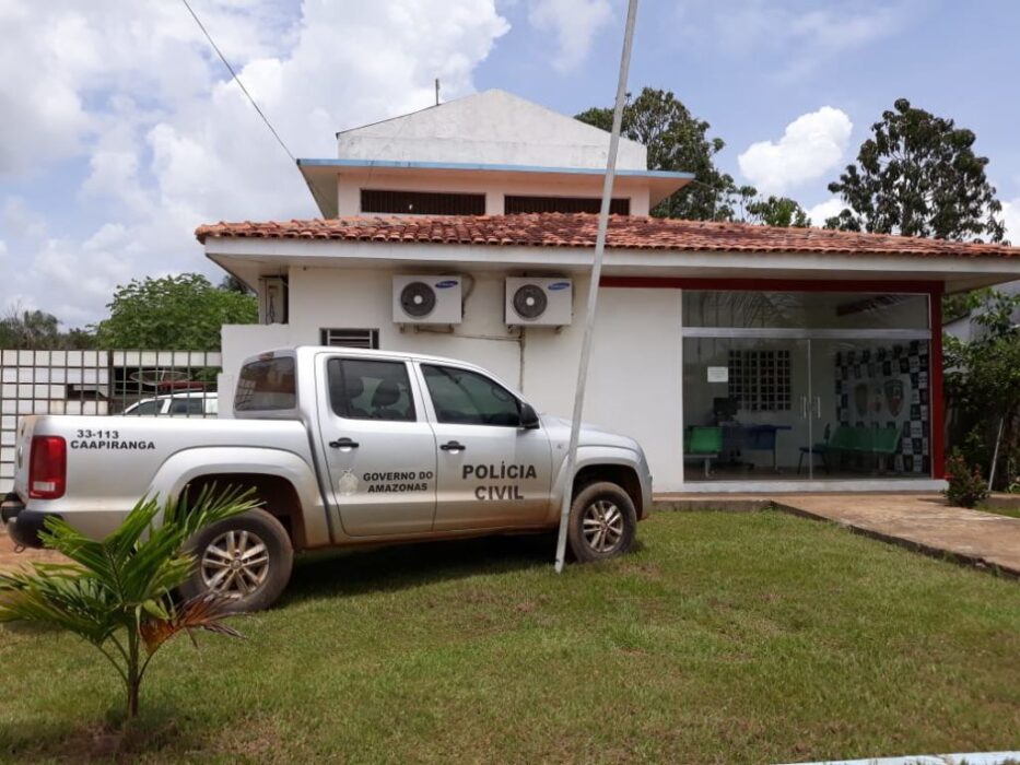 Homem é preso suspeito de participar de incêndio criminoso em delegacia