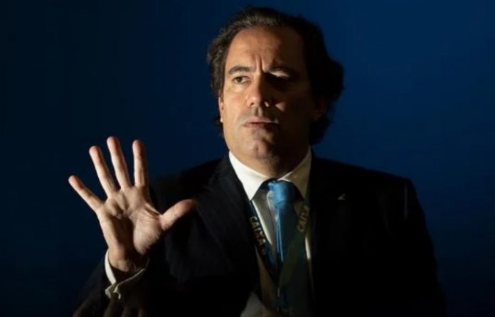 Funcionárias denunciam presidente da Caixa por assédio sexual