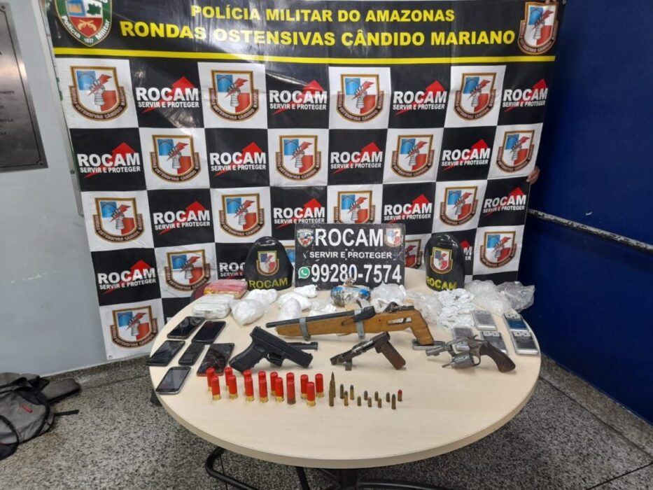 Dupla é presa com armas e drogas na zona Centro-Oeste após denúncia 