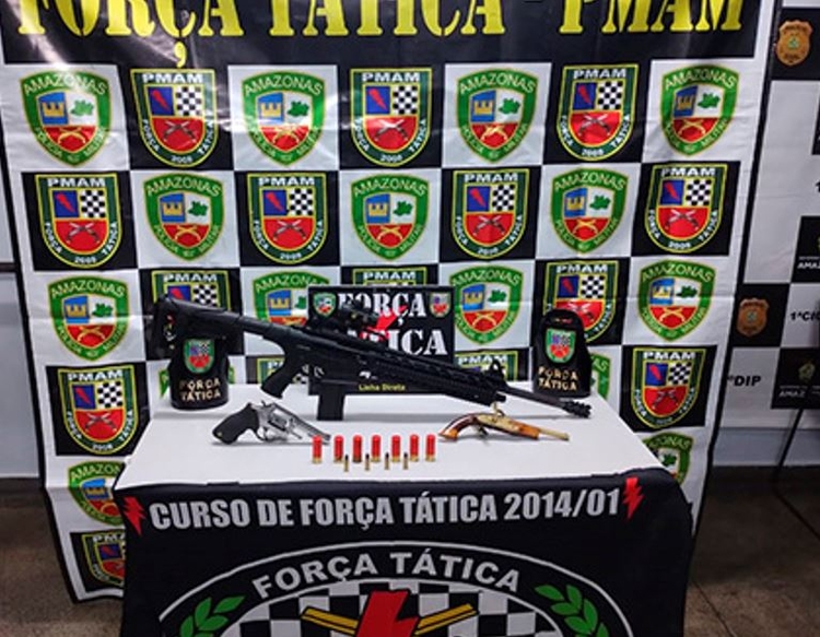 PM apreende armas e munições em ferro velho após denúncia 