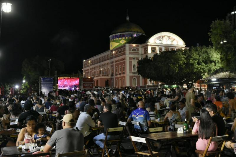 Público aprova transmissão do 55° Festival Folclórico no Largo São Sebastião