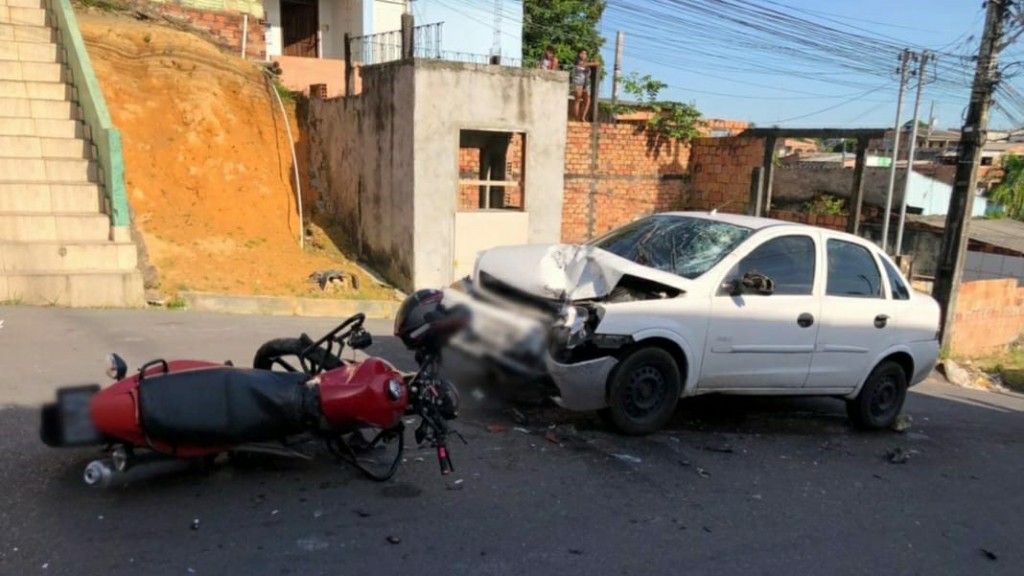 Mulher morre em acidente de moto na zona Norte