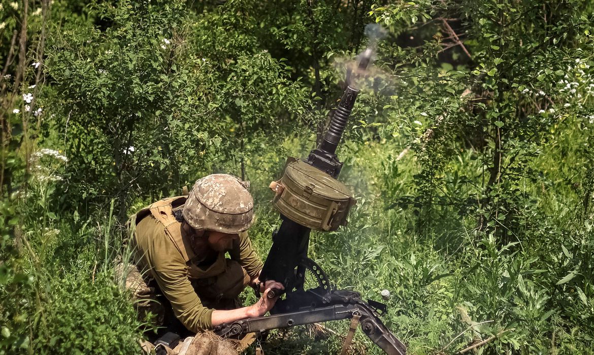 Ucrânia: tropas resistem em Sievierodonetsk, após destruição de ponte