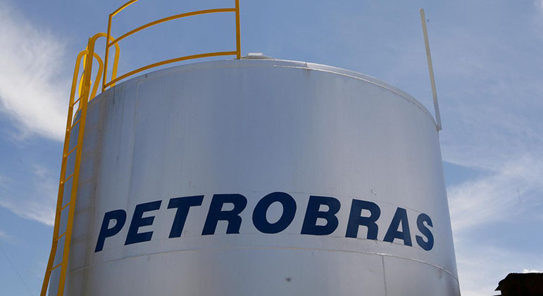 Bolsonaro quer CPI para apurar gestão da Petrobras: 'Inconcebível reajuste com lucros exorbitantes