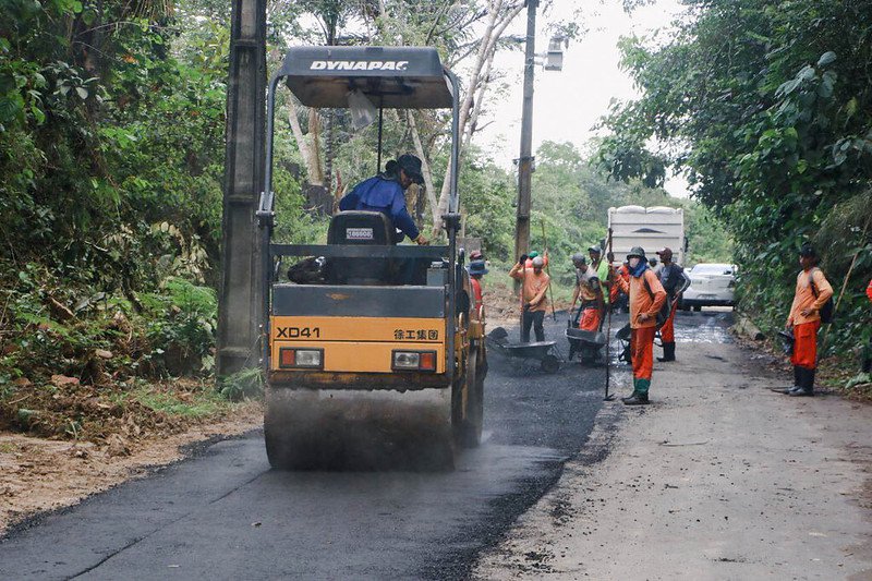 Prefeitura de Manaus avança nos serviços de recapeamento asfáltico no Tarumã-Açu