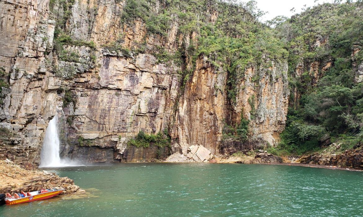 Duas pessoas morrem em novo acidente no Lago de Furnas