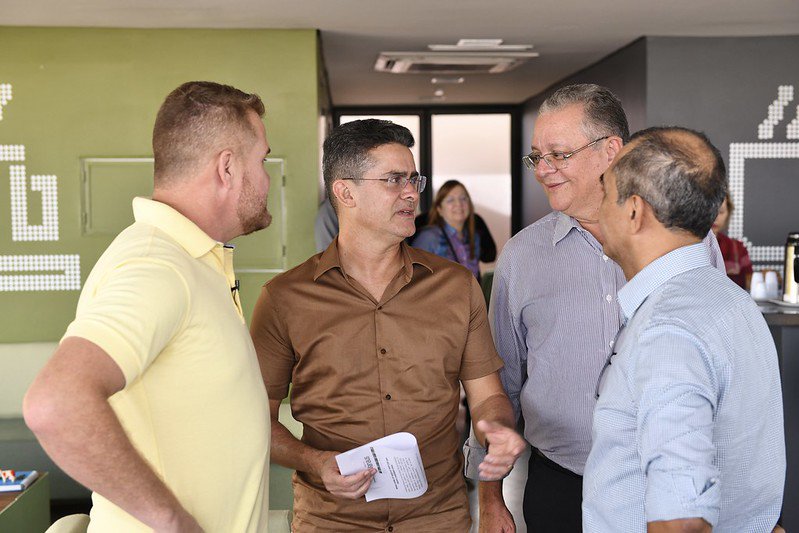 Prefeito David Almeida destaca investimentos no transporte coletivo de Manaus durante evento de mobilidade urbana