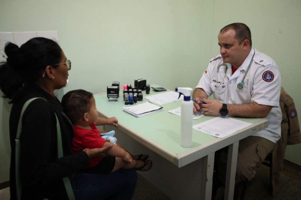 Wilson Lima leva Governo Presente com atendimentos médicos especializados para calha do rio Madeira