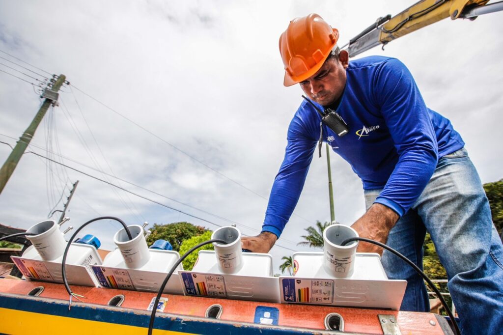 Barreirinha ganha de aniversario a  inauguração do  programa Ilumina+