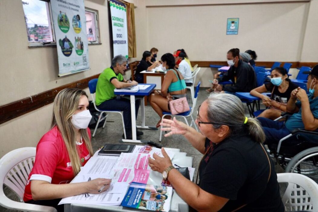 Empreendedoras recebem cheque simbólico do Crédito Rosa durante Governo Presente deste sábado (11)