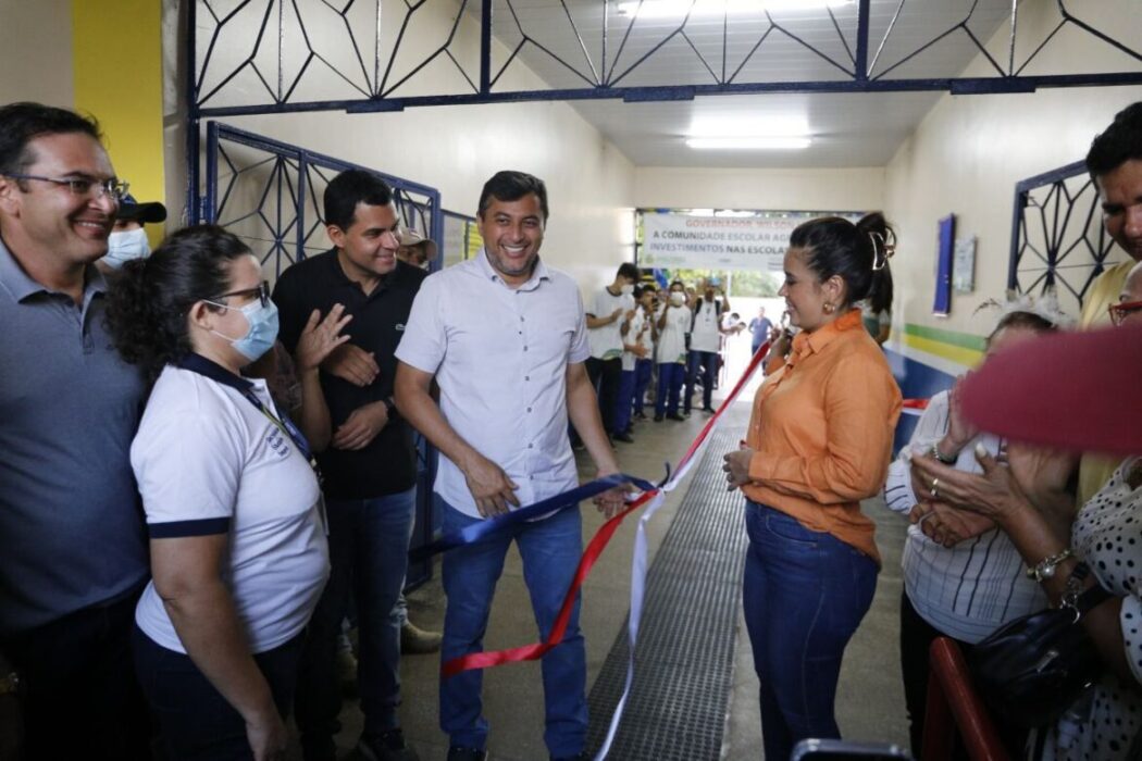 Em Parintins, Wilson Lima entrega unidade de ensino e alcança a marca de 400 escolas revitalizadas na rede estadual