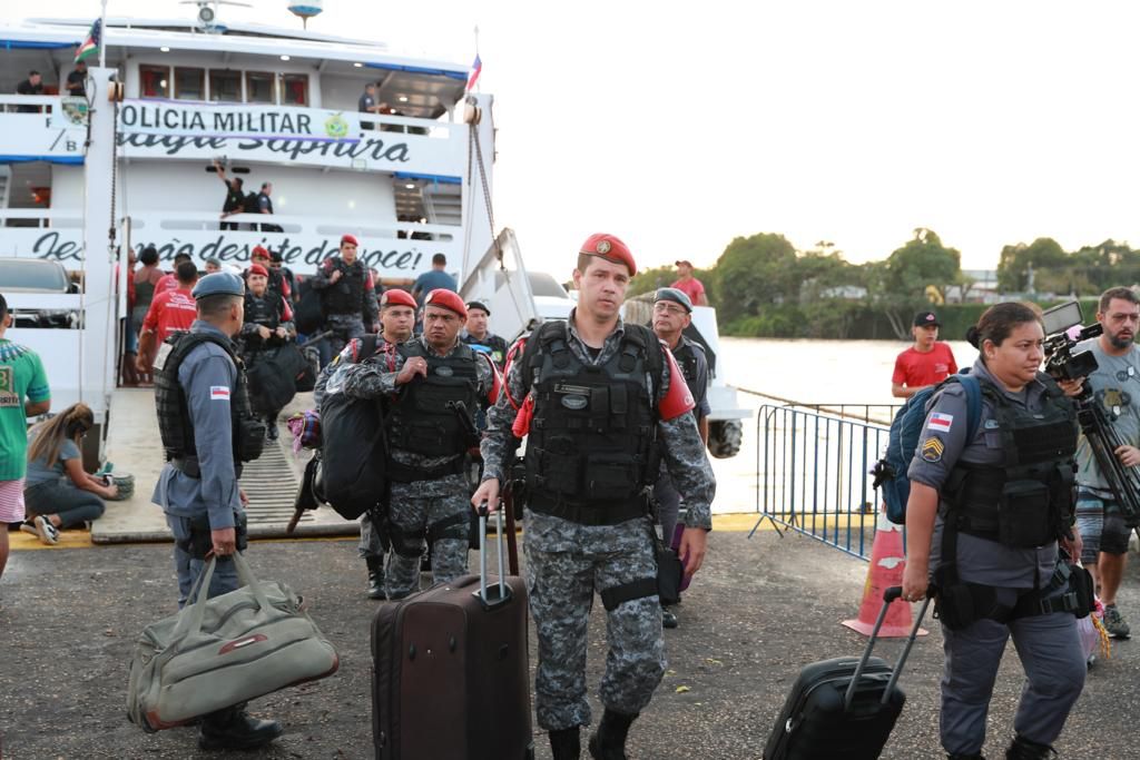 Efetivo com 500 policiais militares desembarca em Parintins e reforça segurança na semana do festival